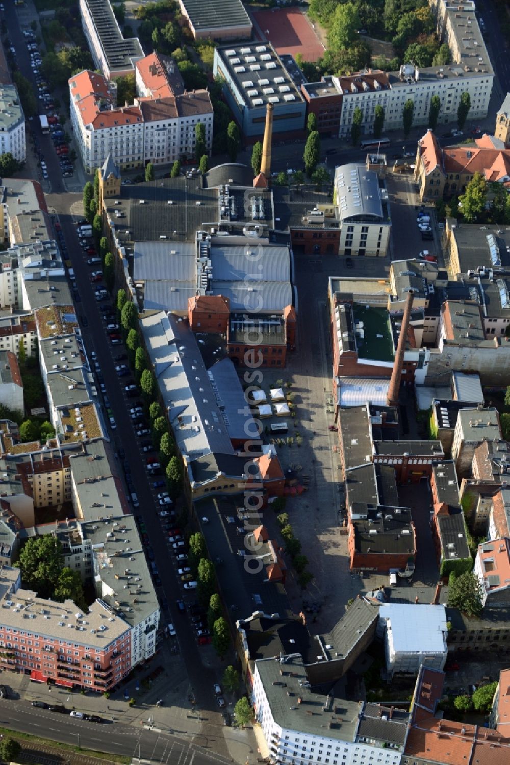 Berlin Prenzlauer Berg from the bird's eye view: Kulturbrauerei Berlin evolved from a brewery to a cultural place. It contains a cinema, theatre, rehearsal rooms, and venues like the so called Kesselhaus or Frannz Klub and much more. It is situated near Schoenhauser Allee
