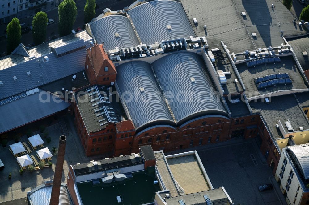Berlin Prenzlauer Berg from the bird's eye view: Kulturbrauerei Berlin evolved from a brewery to a cultural place. It contains a cinema, theatre, rehearsal rooms, and venues like the so called Kesselhaus or Frannz Klub and much more. It is situated near Schoenhauser Allee