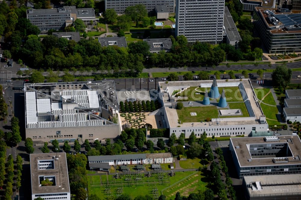 Bonn from the bird's eye view: Art and exhibition hall and museum building ensemble Kunstmuseum Bonn on Friedrich-Ebert-Allee in Bonn in North Rhine-Westphalia, in Germany
