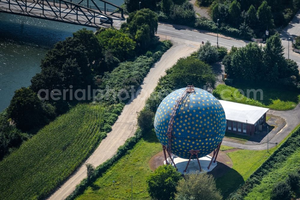 Gelsenkirchen from the bird's eye view: Outdoor art- installation Der Ball in the district Bismarck in Gelsenkirchen at Ruhrgebiet in the state North Rhine-Westphalia, Germany