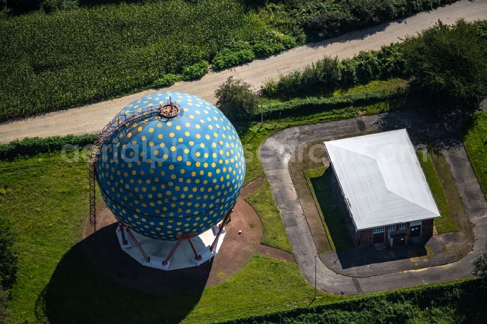 Aerial image Gelsenkirchen - Outdoor art- installation Der Ball in the district Bismarck in Gelsenkirchen at Ruhrgebiet in the state North Rhine-Westphalia, Germany