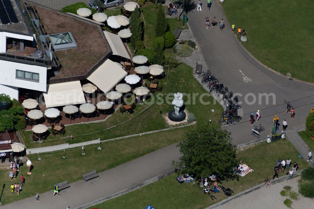 Aerial photograph Bodman-Ludwigshafen - Art installation of an open-air sculpture Yolanda by Miriam Lenk in the Uferberich in Bodman-Ludwigshafen in the state Baden-Wurttemberg, Germany