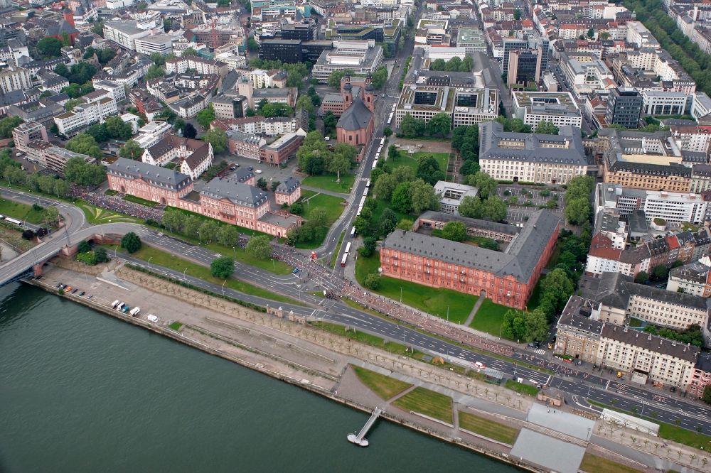 Mainz from above - Electoral Palace Mainz to the Gutenberg Marathon 2009 in Mainz in Rhineland-Palatinate