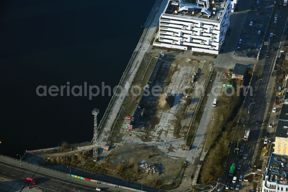 Berlin from the bird's eye view: Bearing surface in the former port Osthafen on Stralauer Allee in the industrial area in the district Friedrichshain in Berlin, Germany