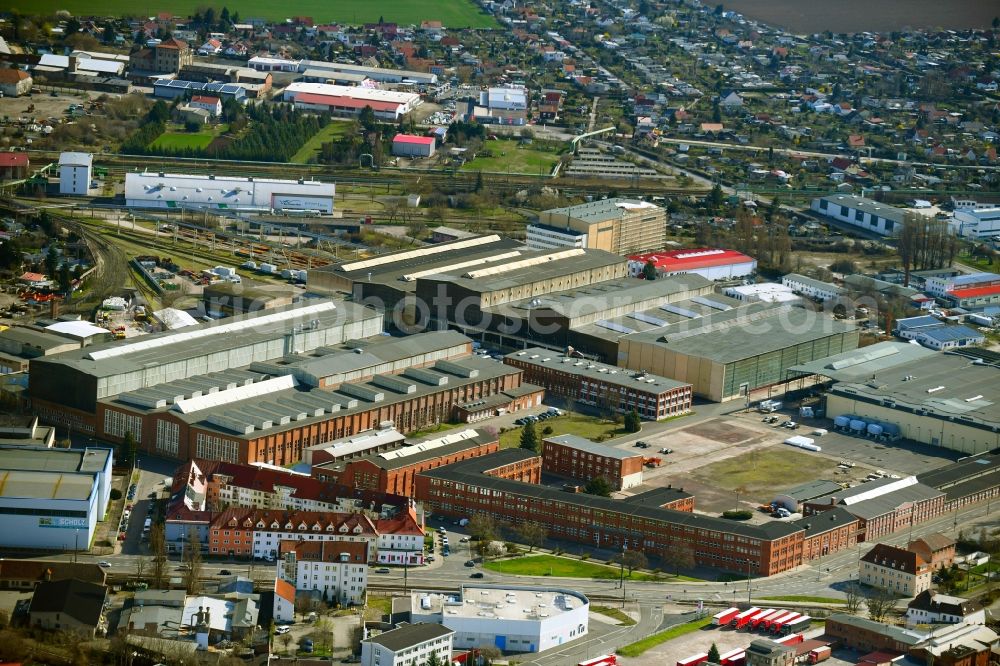 Aerial photograph Erfurt - Warehouses, warehouses and warehouse buildings as rental objects on the lawn grove in the district of Ilversgehofen in Erfurt in the state Thuringia, Germany