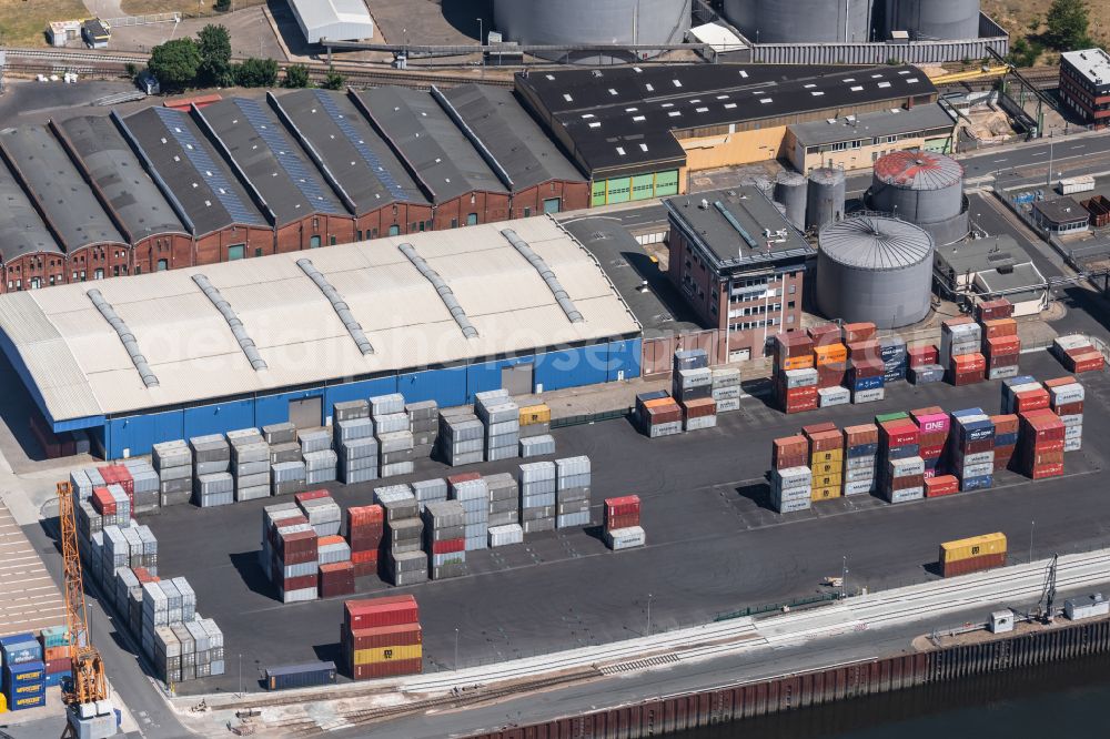 Aerial photograph Bremen - Warehouses and forwarding building on Weser river in the district Ueberseestadt in Bremen, Germany