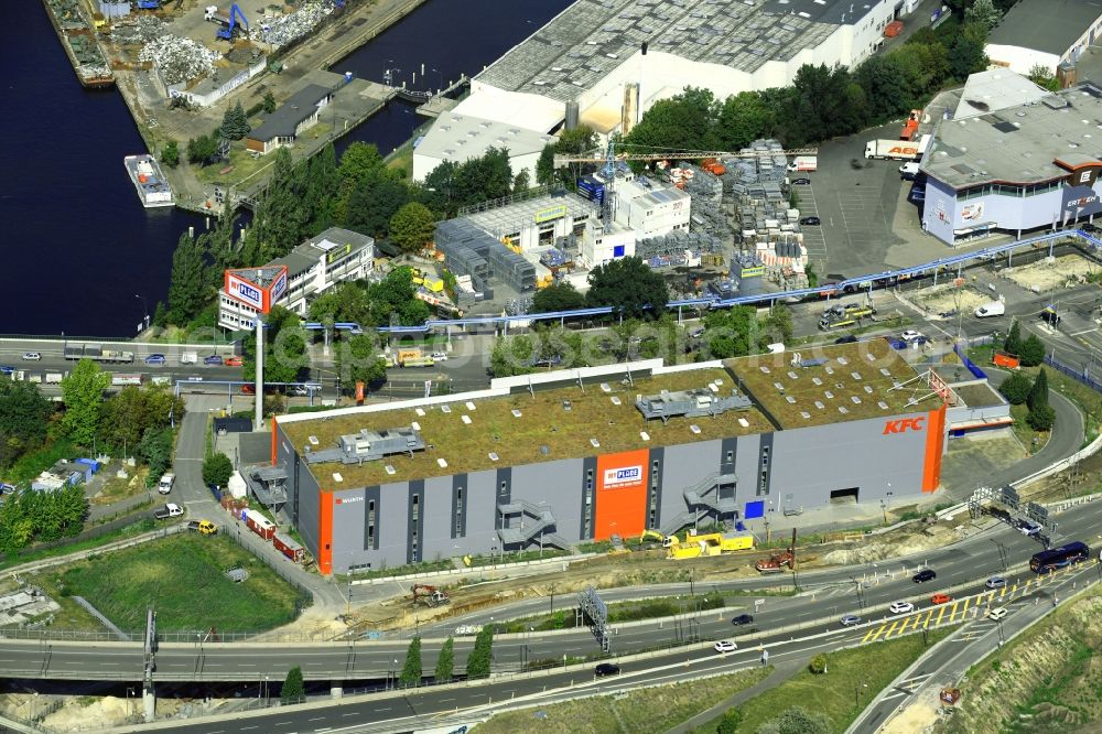 Aerial photograph Berlin - Construction site for the new construction of a self-storage warehouse Grenzallee - Bergiusstrasse in the district Neukoelln in Berlin, Germany