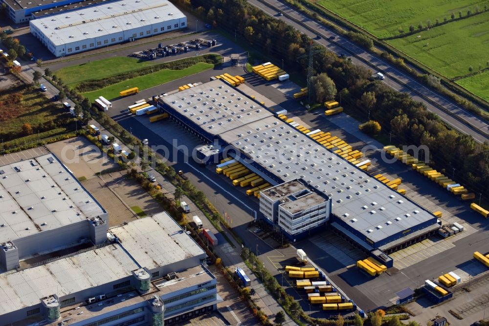Hamburg from the bird's eye view: Warehouses and forwarding agency buildings of the SE DACHSER of logistics centre Hamburg in the district mountain village in Hamburg, Germany
