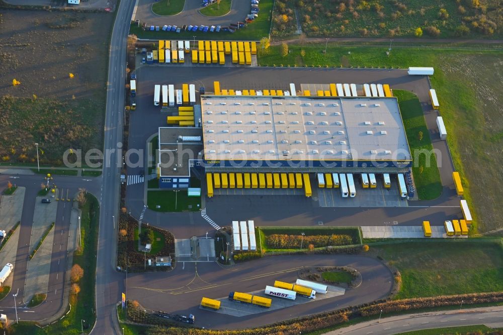Magdeburg from the bird's eye view: Warehouses and forwarding building of Dachser SE in the district Gewerbegebiet Nord in Magdeburg in the state Saxony-Anhalt, Germany