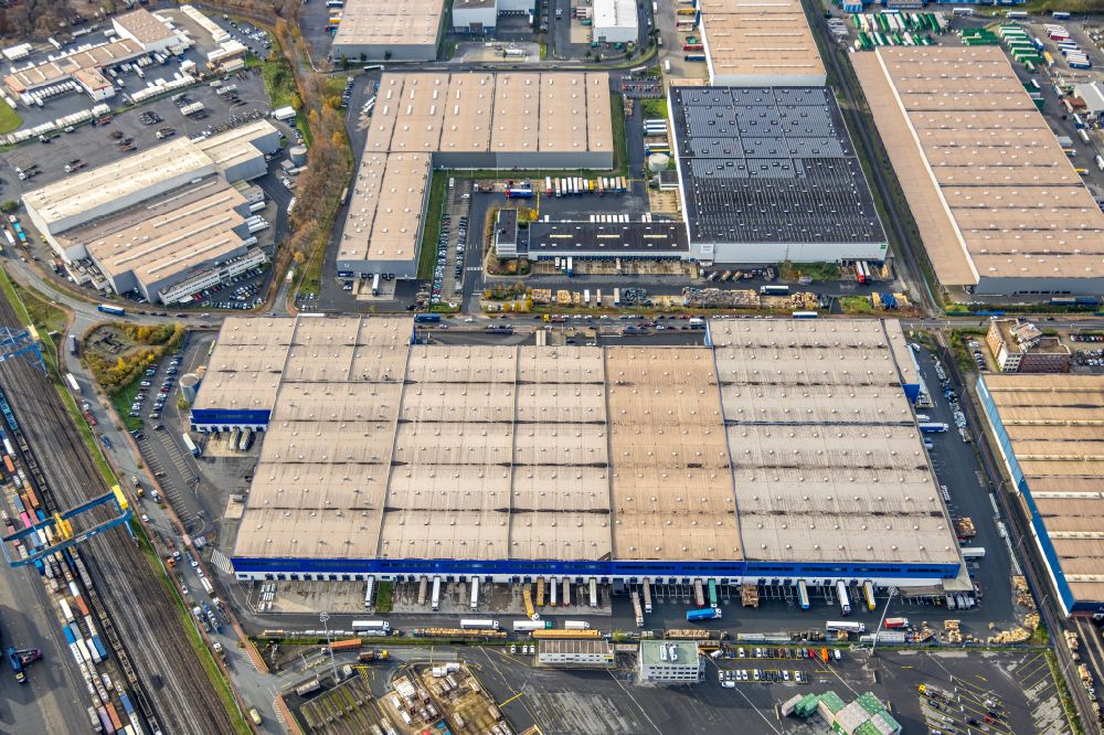 Duisburg from the bird's eye view: Warehouses and forwarding building Rhenus Warehousing Solutions SE & Co. KG Logistikzentrum Logport on street Rotterdamer Strasse in the district Friemersheim in Duisburg at Ruhrgebiet in the state North Rhine-Westphalia, Germany