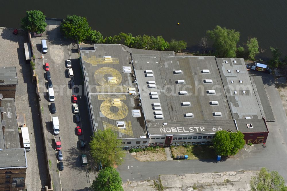 Aerial photograph Berlin - Warehouses and forwarding building of Zapf K14 Grundstuecksgesellschaft mbH on street Koepenicker Strasse in the district Kreuzberg in Berlin, Germany