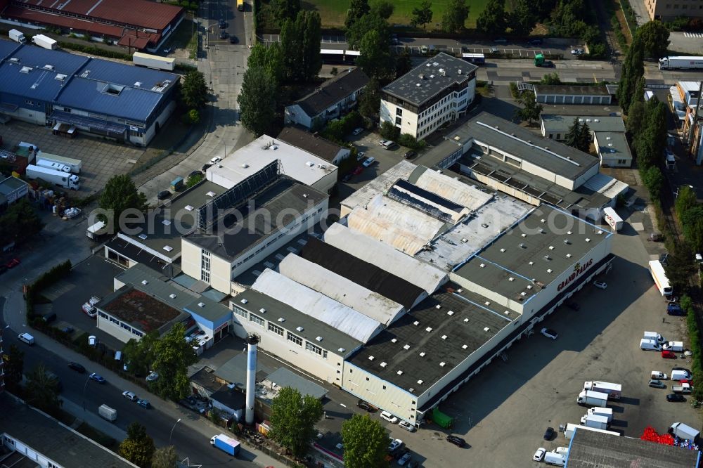 Berlin from above - Warehouse complex-building in the industrial area on Bergiusstrasse in the district Neukoelln in Berlin, Germany