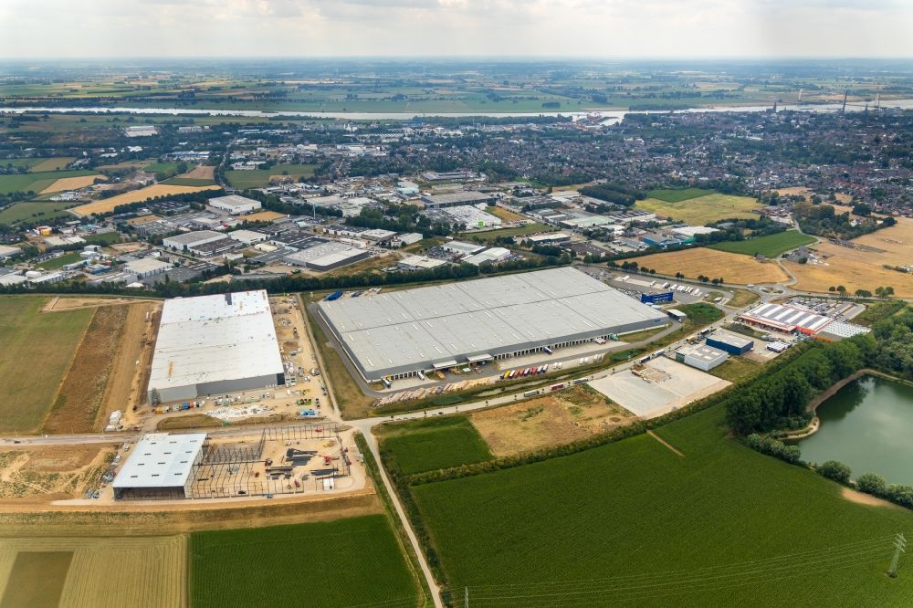 Emmerich am Rhein from the bird's eye view: Warehouse complex-building in the industrial area BLG Handelslogistik GmbH & Co.KG in the district Huethum in Emmerich am Rhein in the state North Rhine-Westphalia, Germany