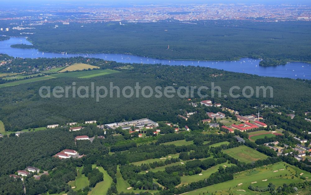 Aerial image Berlin - Landscape along the golf course of the Berliner Golf Club Gatow eV on the shores of the Wannsee district of Berlin Gatow