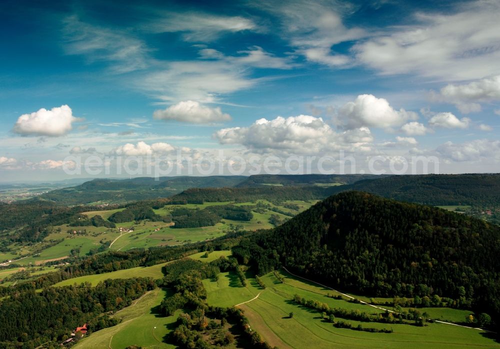 Aerial photograph Göppingen - Landscape in the county district of Göppingen in the state of Baden-Württemberg. Acres, fields, forests and greens are covered by clouds and lie in the sun. The region is in the outland of the Schwäbische Alb area. The region is well known as a recreational area and for its hiking tracks and rock climbing sites