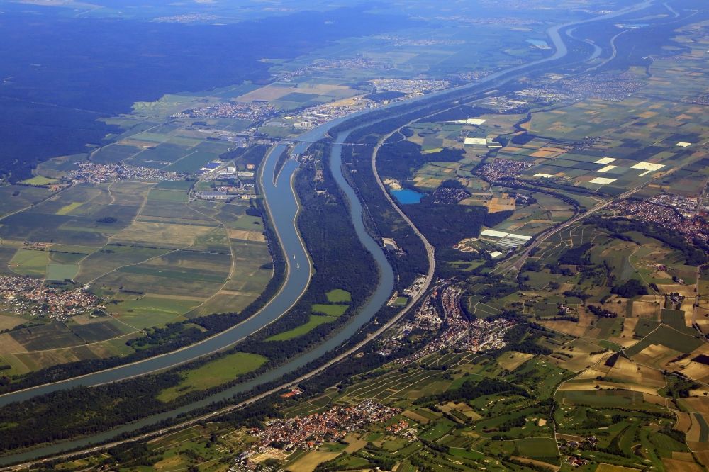 Aerial image Bad Bellingen - Landscape in the lowland of the Upper Rhine plain with course of the Grand Canal d'Alsace, the river Rhine and motorway A5 at Bad Bellingen in the state Baden-Wurttemberg, Germany. Border region at Hombourg, Alsace, France, left, and Germany on the right hand side