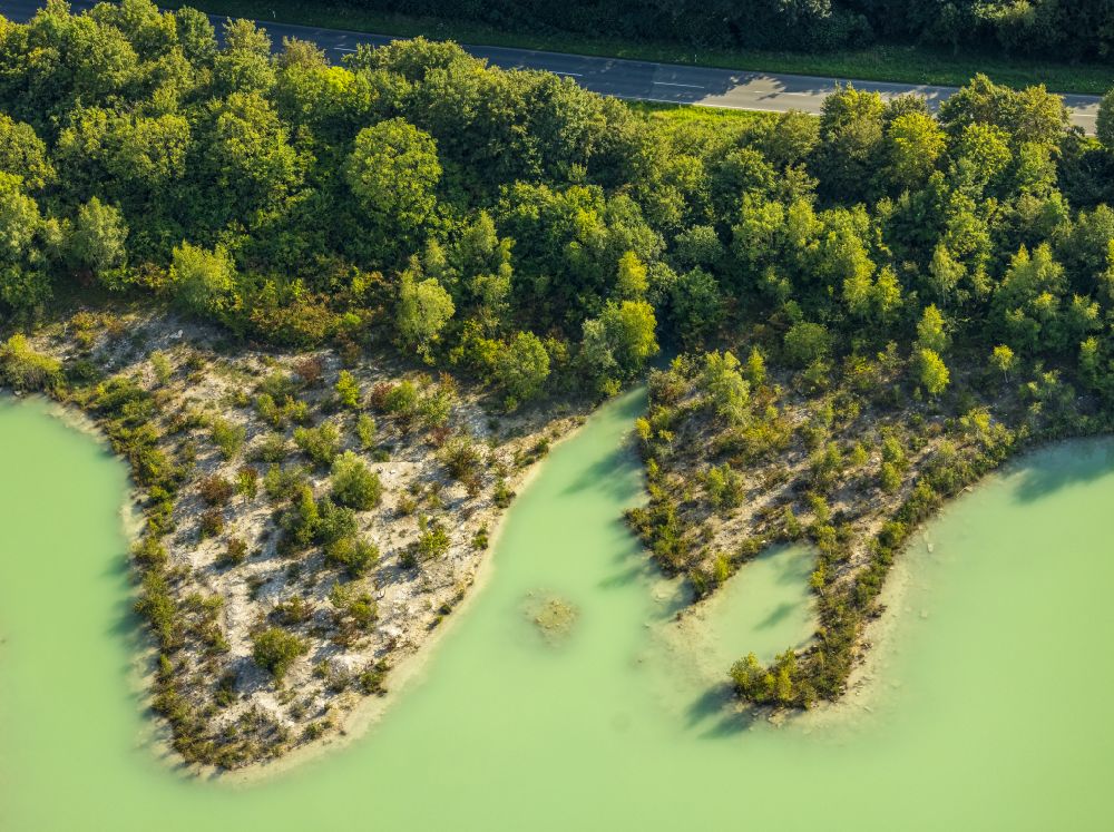Aerial image Beckum - Landscape protection area Dyckerhoffsee - Blue lagoon with turquoise water in Beckum in the federal state of North Rhine-Westphalia, Germany