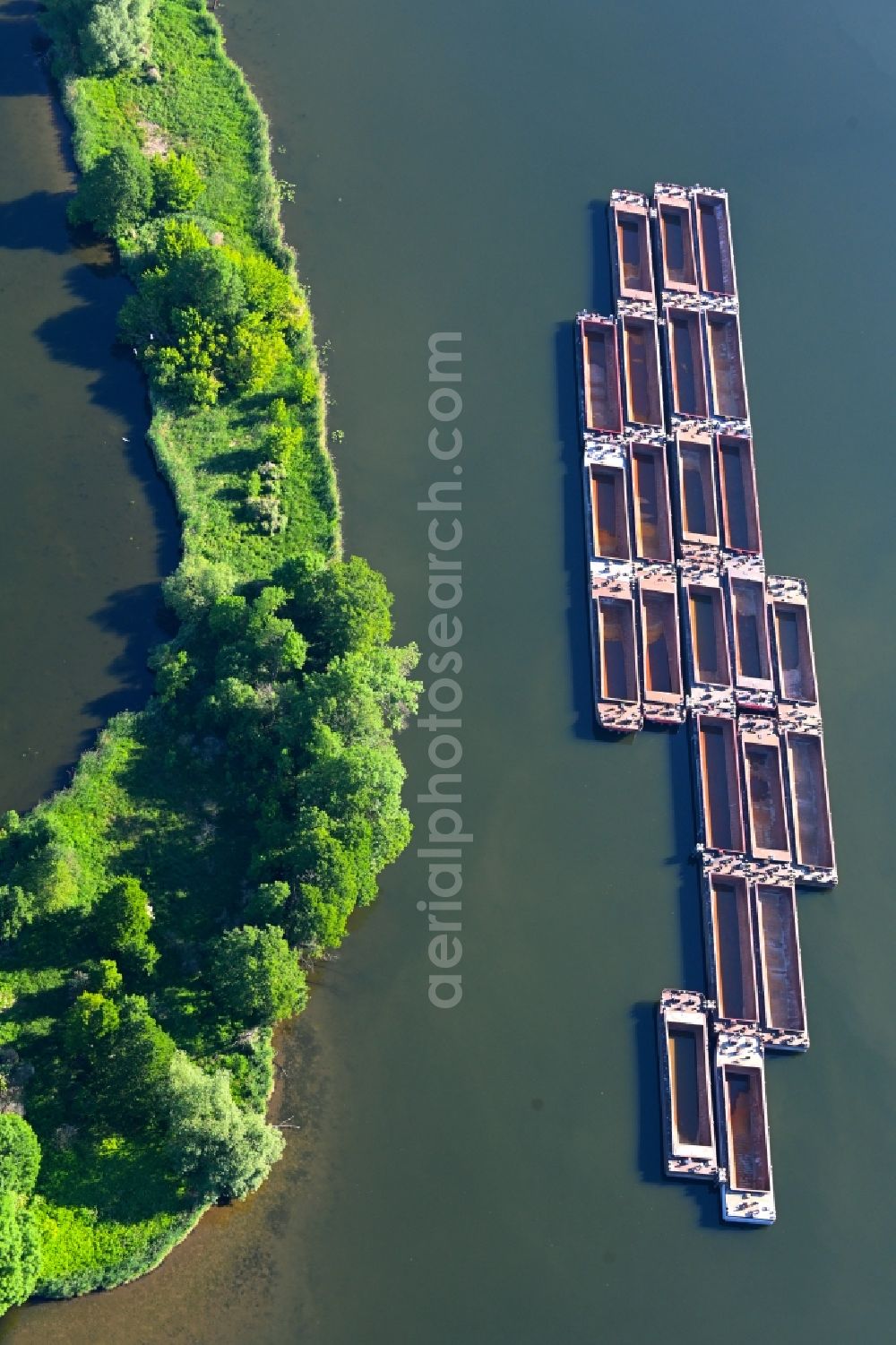 Aerial photograph Groß Kreutz (Havel) - Barge towing formations - trains inland waterway transport in driving on the waterway of the river of Havel at the Trebelsee in Gross Kreutz (Havel) in the state Brandenburg, Germany