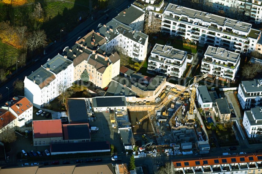 Berlin from above - Construction site for the construction of gaps along the multi-family house residential housing estate on Berkenbruecker Steig in the district Hohenschoenhausen in Berlin, Germany