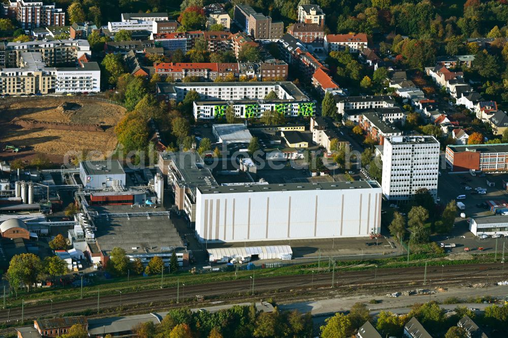 Hamburg from the bird's eye view: Buildings and production halls on the food manufacturer's premises of Nestle Deutschland AG in the district Wandsbek in Hamburg, Germany