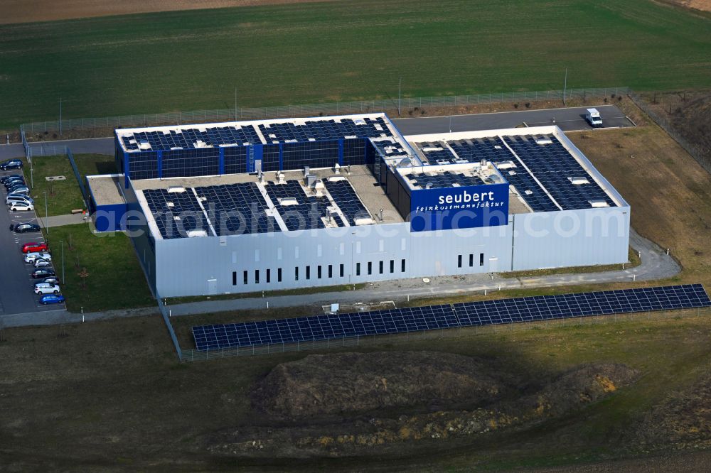 Aerial photograph Gerchsheim - Buildings and production halls on the food manufacturer's premises of Seubert Feinkostmanufaktur GmbH & Co KG on street Am Berg in Gerchsheim in the state Baden-Wuerttemberg, Germany