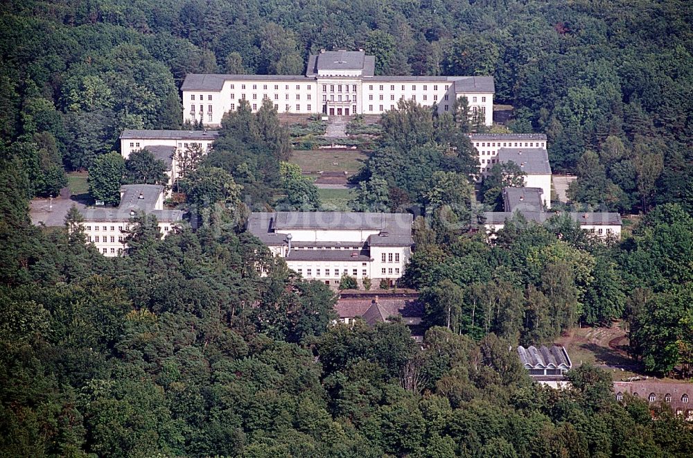 Wandlitz from above - Vacant, unused building the former headquarters youth school and the Villa Waldhof on place Platz der Freundschaft the formerly Free German Youth of the former GDR in Bogensee in the state Brandenburg