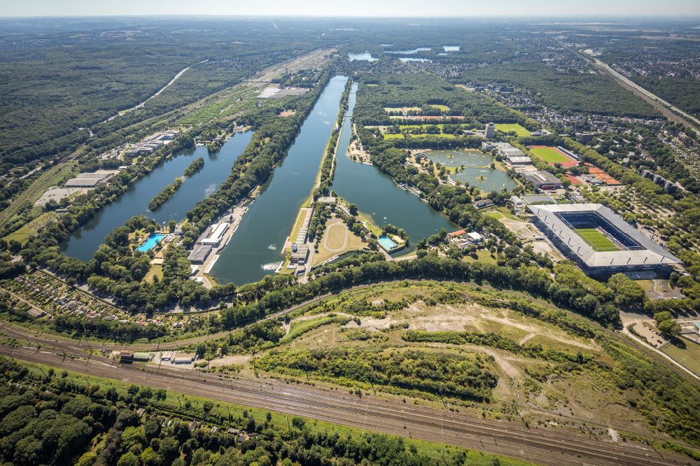 Duisburg from above - sporting center of the regatta courses - Racetrack Bertasee Neuendorf-Sued - Regattabahn Duisburg in Duisburg at Ruhrgebiet in the state North Rhine-Westphalia
