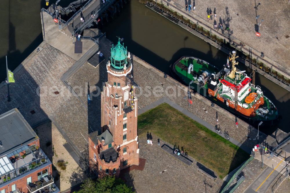 Aerial photograph Bremerhaven - Lighthouse as a historic seafaring character Bremerhaven Oberfeuer on street Lohmannstrasse in the district Mitte-Sued in Bremerhaven in the state Bremen, Germany