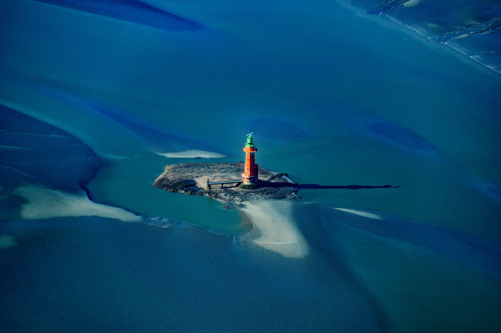 Aerial image Butjadingen - Lighthouse as a historic seafaring character in the coastal area of North Sea in the district Langwarden in Butjadingen in the state Lower Saxony