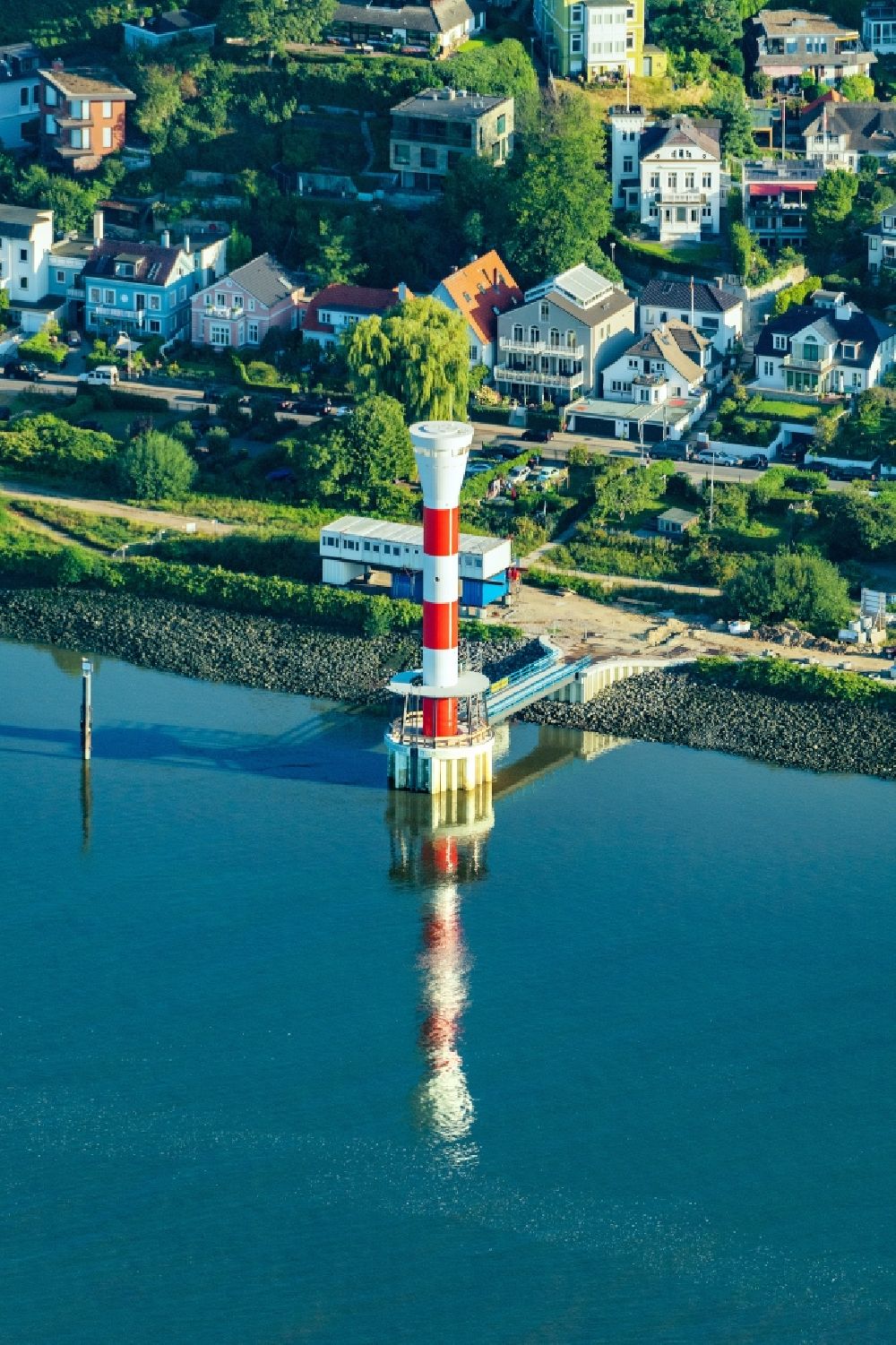 Hamburg from above - Lighthouse as a historic seafaring character in the coastal area of Elbe Leuchtturm Blankenese, Unterfeuer in Hamburg, Germany