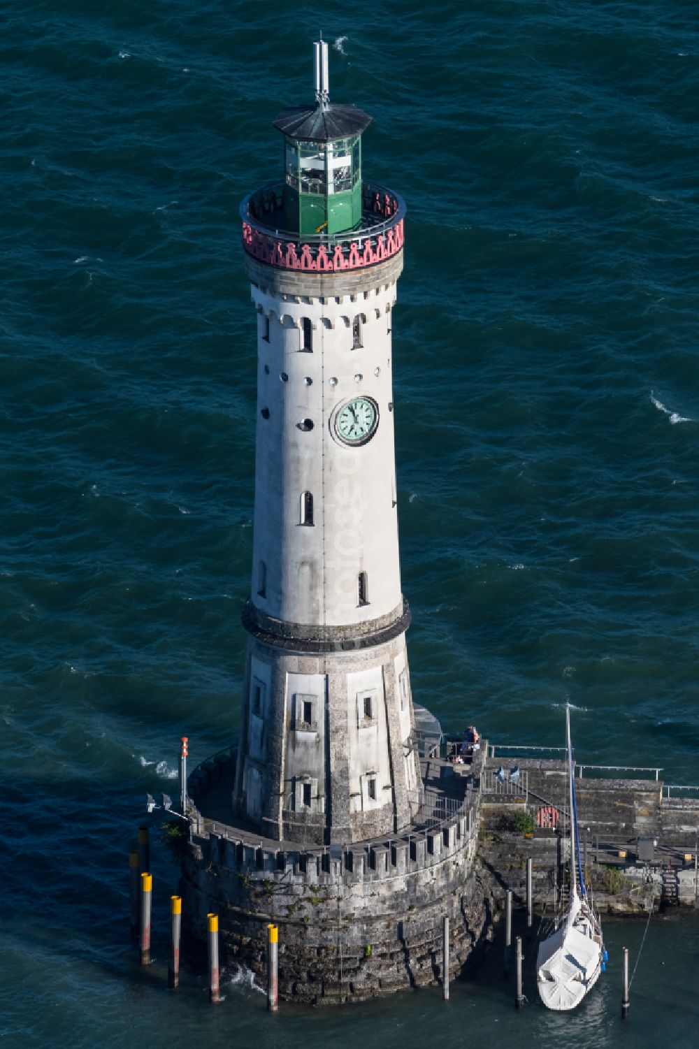 Aerial photograph Lindau (Bodensee) - Lighthouse as a historic seafaring character in Lindau (Bodensee) at Bodensee in the state Bavaria, Germany