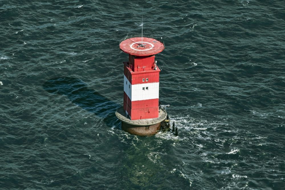 Aerial image Wurster Nordseeküste - Lighthouse Robbenplatte as a historical maritime sign in the coastal area in the water in Wurster North Sea Coast in the state Lower Saxony, Germany