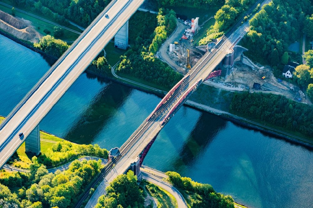 Aerial image Kiel - Road bridge construction of Levensauer High bridge in Kiel in the state of Schleswig-Holstein. The two bridges - one for rail lines and the other including the federal highway B76 - span the Kiel Canal