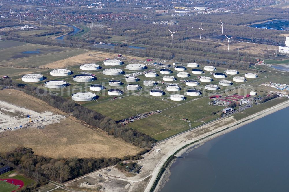 Aerial image Wilhelmshaven - The oil tank farm in the oil port in Wilhelmshaven in Lower Saxony