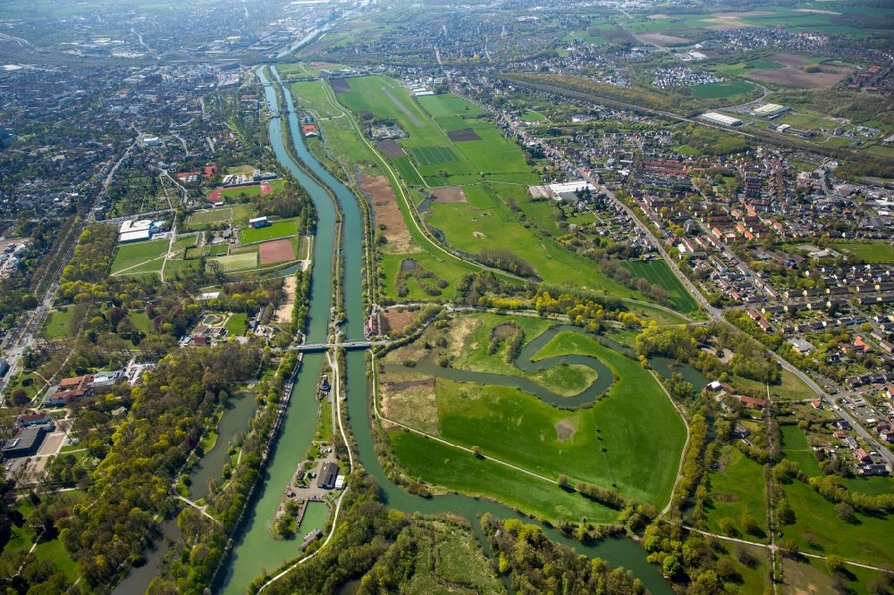 Hamm from the bird's eye view: View of the Lippeauen and Lippewiesen area on the riverbanks of Lippe and Datteln-Hamm- Canal in the North of the town of Hamm in the state of North Rhine-Westphalia. View from the East
