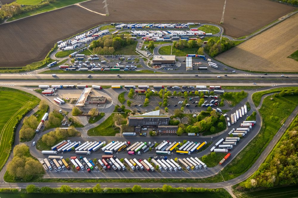 Aerial photograph Eschweiler - Lorries - parking spaces at the highway rest stop and parking of the BAB A 4 in Eschweiler in the state North Rhine-Westphalia