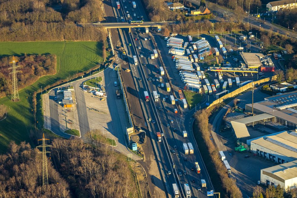 Fuhlenbrock from the bird's eye view: lorries - parking spaces at the highway rest stop and parking of the BAB A 2 in Fuhlenbrock at Ruhrgebiet in the state North Rhine-Westphalia, Germany