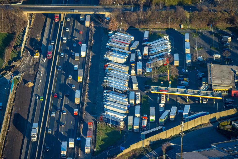 Aerial image Fuhlenbrock - lorries - parking spaces at the highway rest stop and parking of the BAB A 2 in Fuhlenbrock at Ruhrgebiet in the state North Rhine-Westphalia, Germany