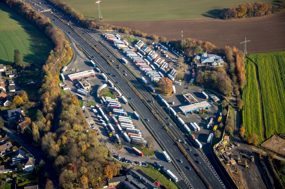 Dortmund from above - Lorries - parking spaces at the highway rest stop and parking of the BAB A 1 Lichtendorf in the district Aplerbeck in Dortmund in the state North Rhine-Westphalia, Germany