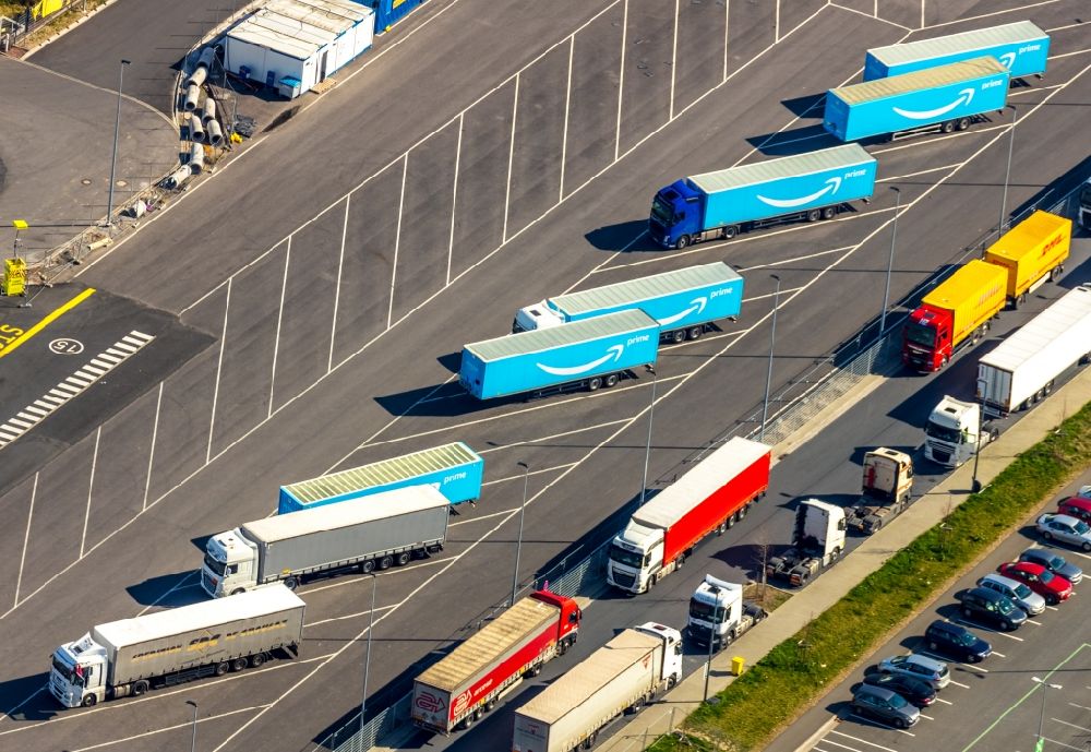 Dortmund from above - Lorries and Truck storage areas and free-standing storage of the logistic center of the online sales company Amazon DTM2 in Dortmund in the state North Rhine-Westphalia, Germany