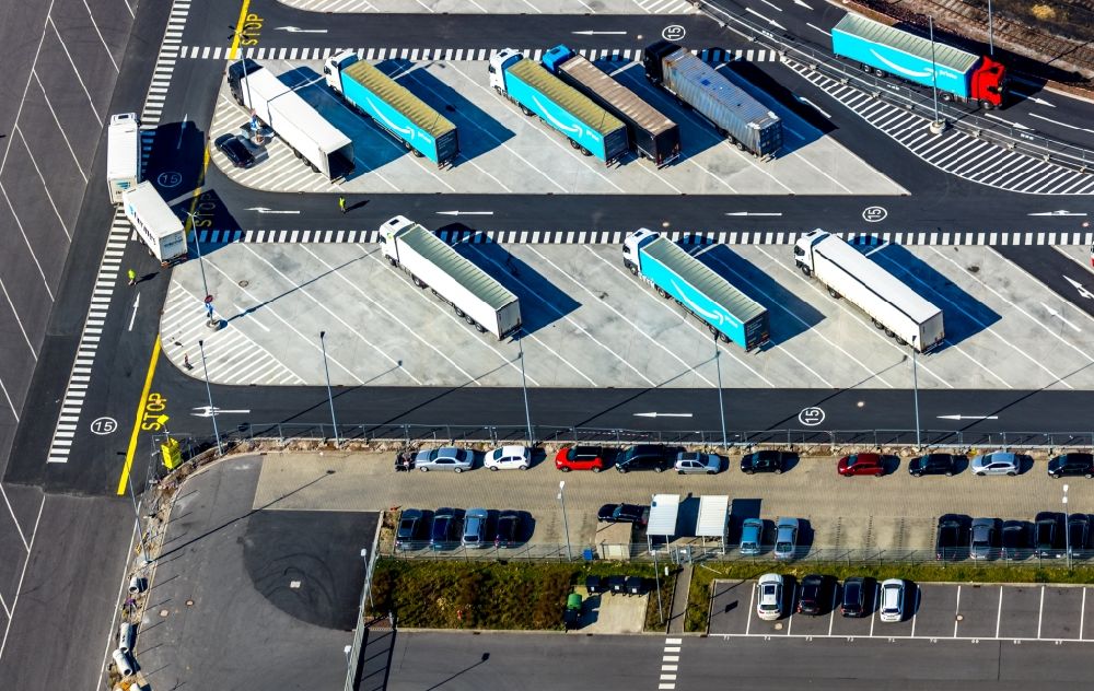 Dortmund from above - Lorries and Truck storage areas and free-standing storage of the logistic center of the online sales company Amazon DTM2 in Dortmund in the state North Rhine-Westphalia, Germany