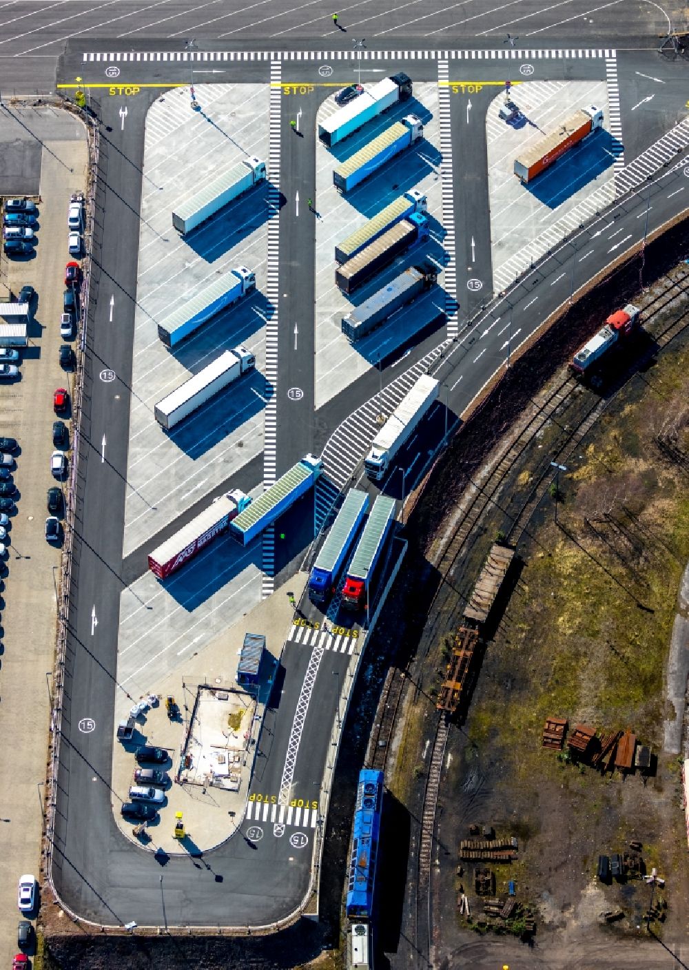 Dortmund from the bird's eye view: Lorries and Truck storage areas and free-standing storage of the logistic center of the online sales company Amazon DTM2 in Dortmund in the state North Rhine-Westphalia, Germany