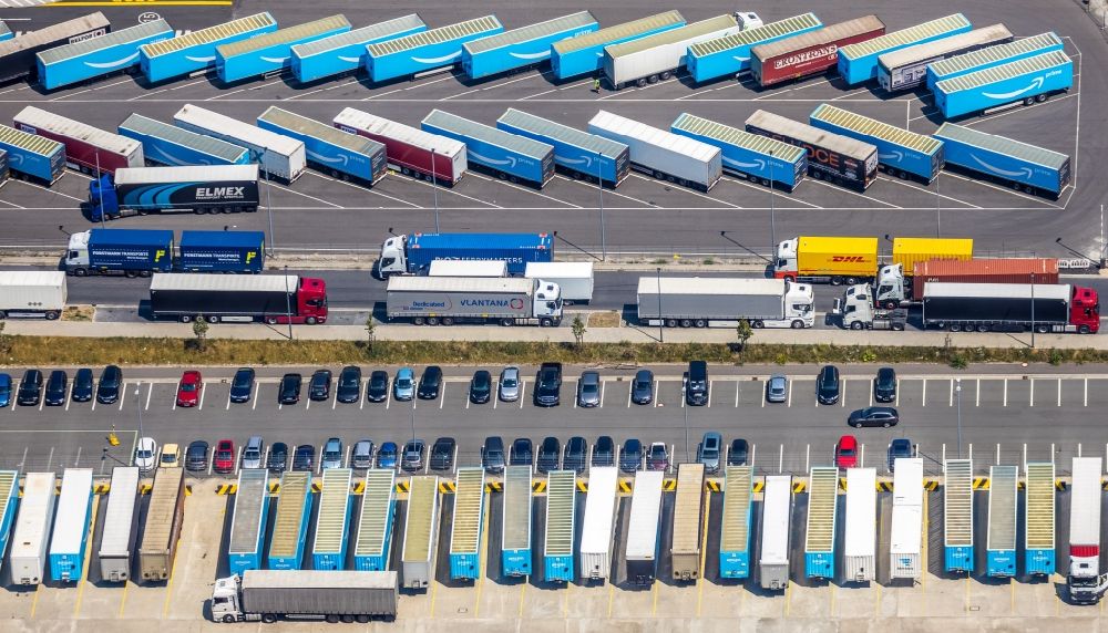 Dortmund from above - Lorries and Truck storage areas and free-standing storage on grounds of logistic center Amazon in the district Westfalenhuette in Dortmund in the state North Rhine-Westphalia, Germany