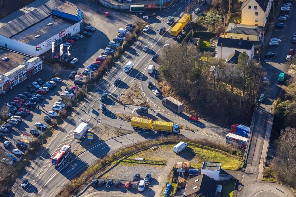 Aerial photograph Lüdenscheid - Lorries crowded in traffic jams in the lanes at the crossroads Werdohler Landstrasse corner Brunscheider Strasse in Luedenscheid in the state North Rhine-Westphalia, Germany