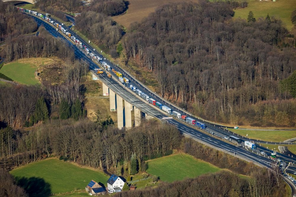 sterbecke from the bird's eye view: Lorries crowded in traffic jams on the lanes of the route of the Autobahn BAB 45 on the valley bridge Sterbecke in Sterbecke in the state North Rhine-Westphalia, Germany