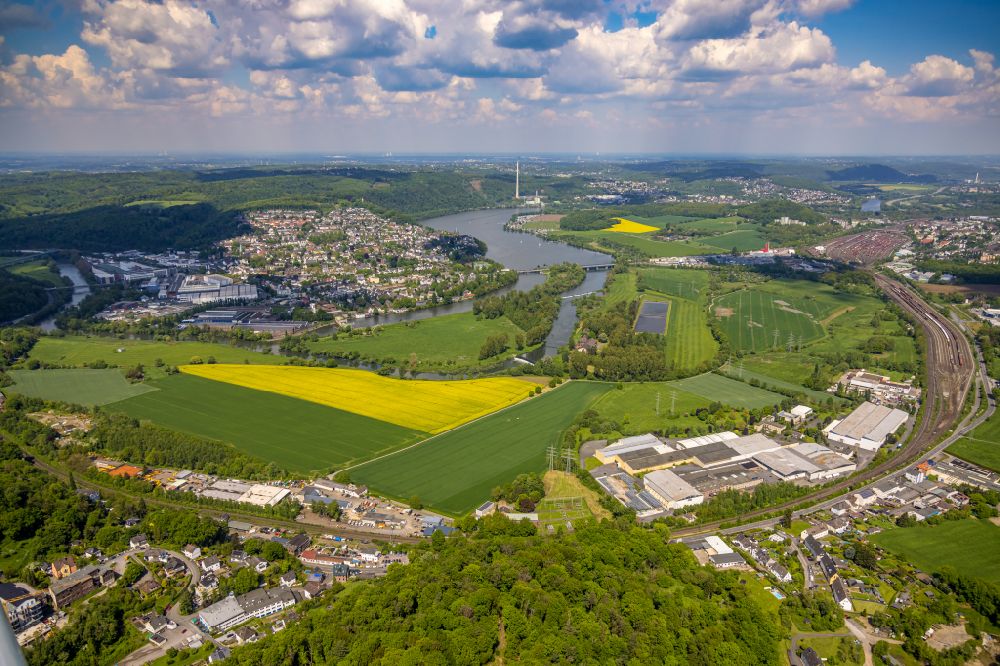 Aerial image Volmarstein - Industrial and commercial area on the edge of agricultural fields and fields in Volmarstein at Ruhrgebiet in the state North Rhine-Westphalia, Germany