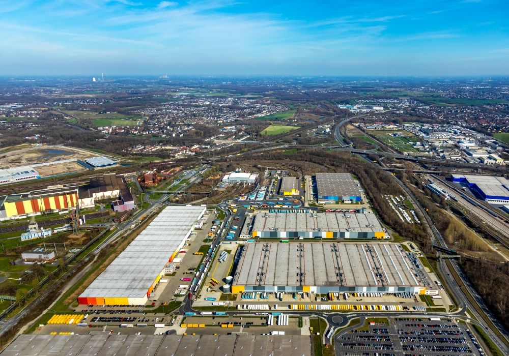 Aerial photograph Dortmund - Complex of buildings on the site of the logistics center of the online retailer Amazon in the district of Downtown North in Dortmund in the state of North Rhine-Westphalia