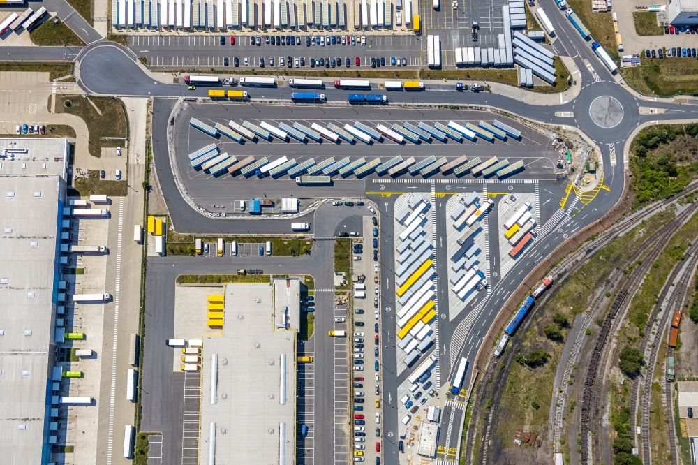 Dortmund from the bird's eye view: Complex of buildings on the site of the logistics center of the online retailer Amazon in the district of Downtown North in Dortmund in the state of North Rhine-Westphalia