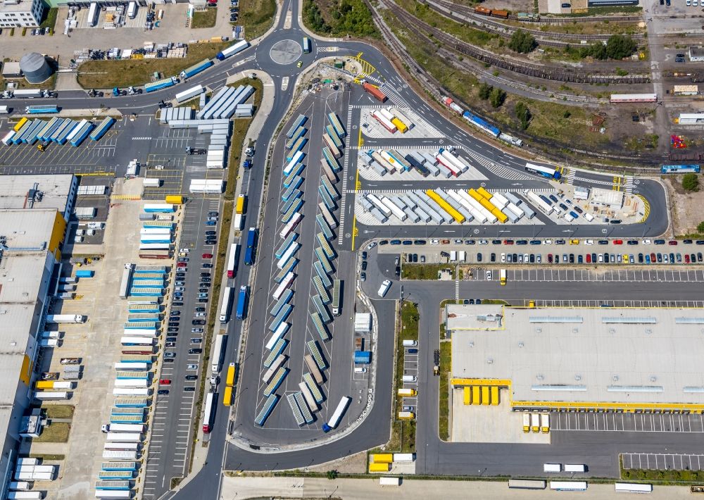 Aerial image Dortmund - Complex of buildings on the site of the logistics center of the online retailer Amazon in the district of Downtown North in Dortmund in the state of North Rhine-Westphalia