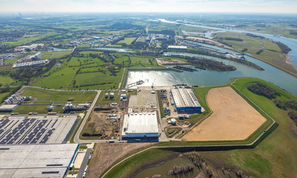 Wesel from the bird's eye view: Complex on the site of the logistics center NORDFROST GmbH & Co. KG in Wesel at Ruhrgebiet in the state North Rhine-Westphalia, Germany